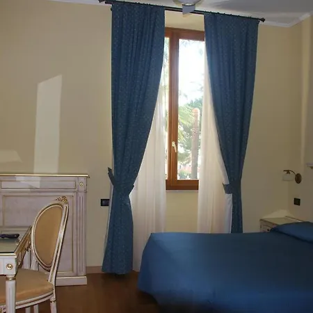 Primula Hotel 2*