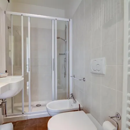 普利姆拉酒店 2* 阿拉西奥